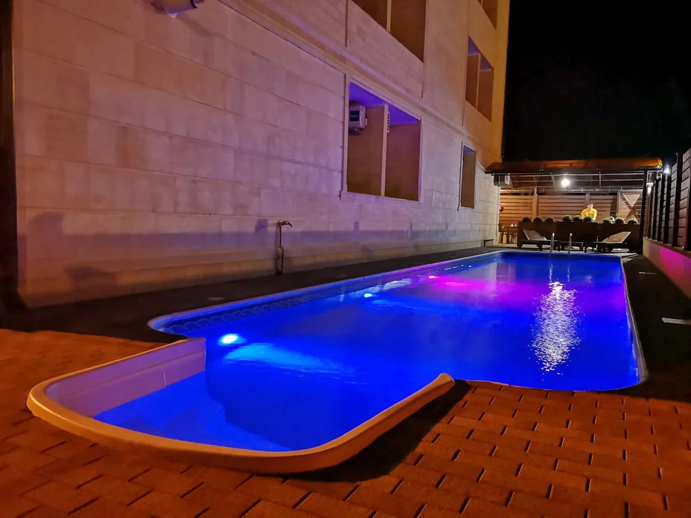 Гостевой дом "Azur 21" закрыт на зимний сезон.

Открытие с 06.06.2026